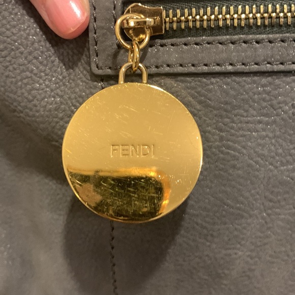 🔥 RARE Fendi Leather Crossbody 🔥 - Picture 13 of 17